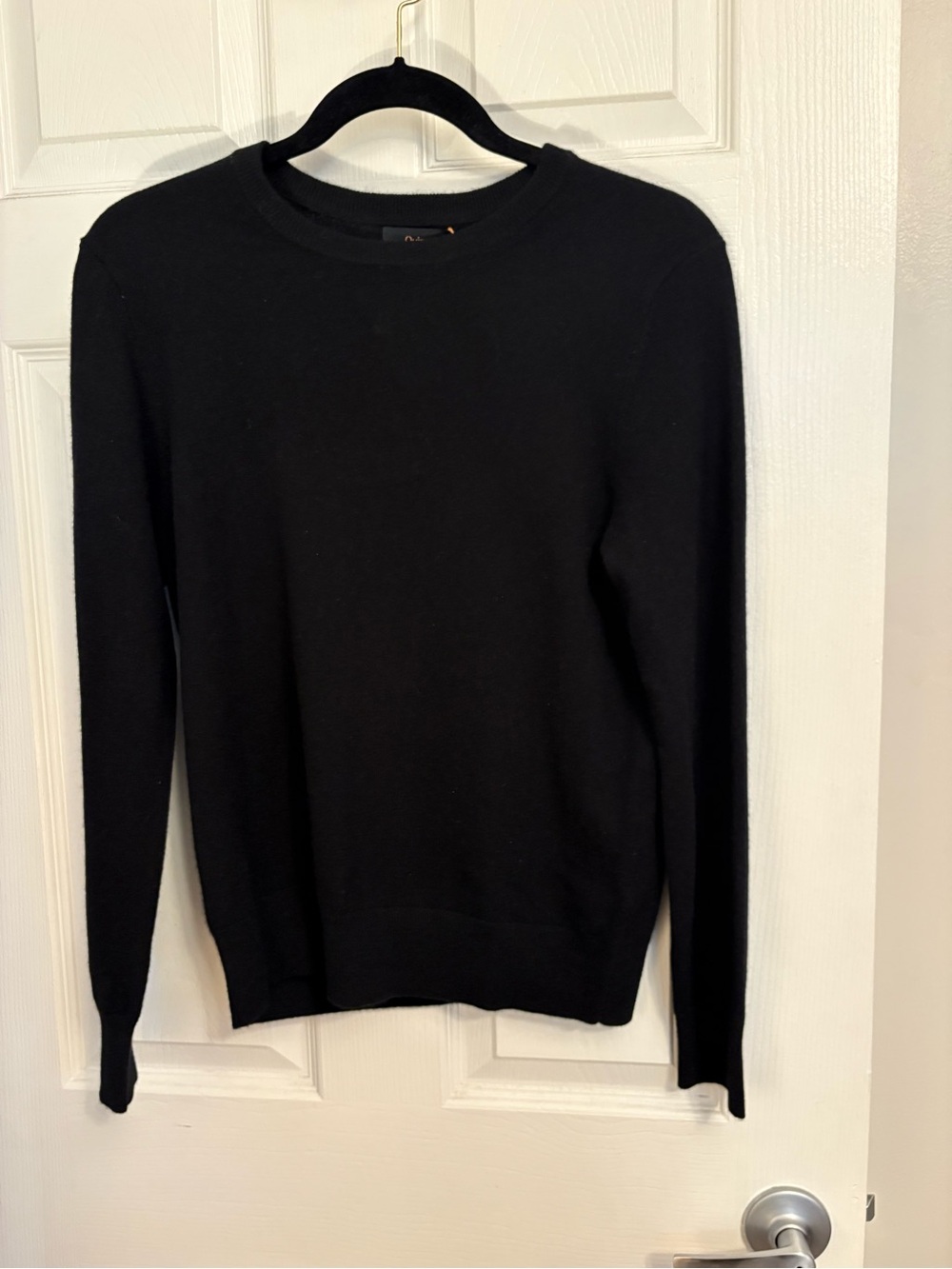 Quince 100% Mongolian Cashmere Black Crewneck Sweater Medium NWT $148 Retail - Picture 9 of 9